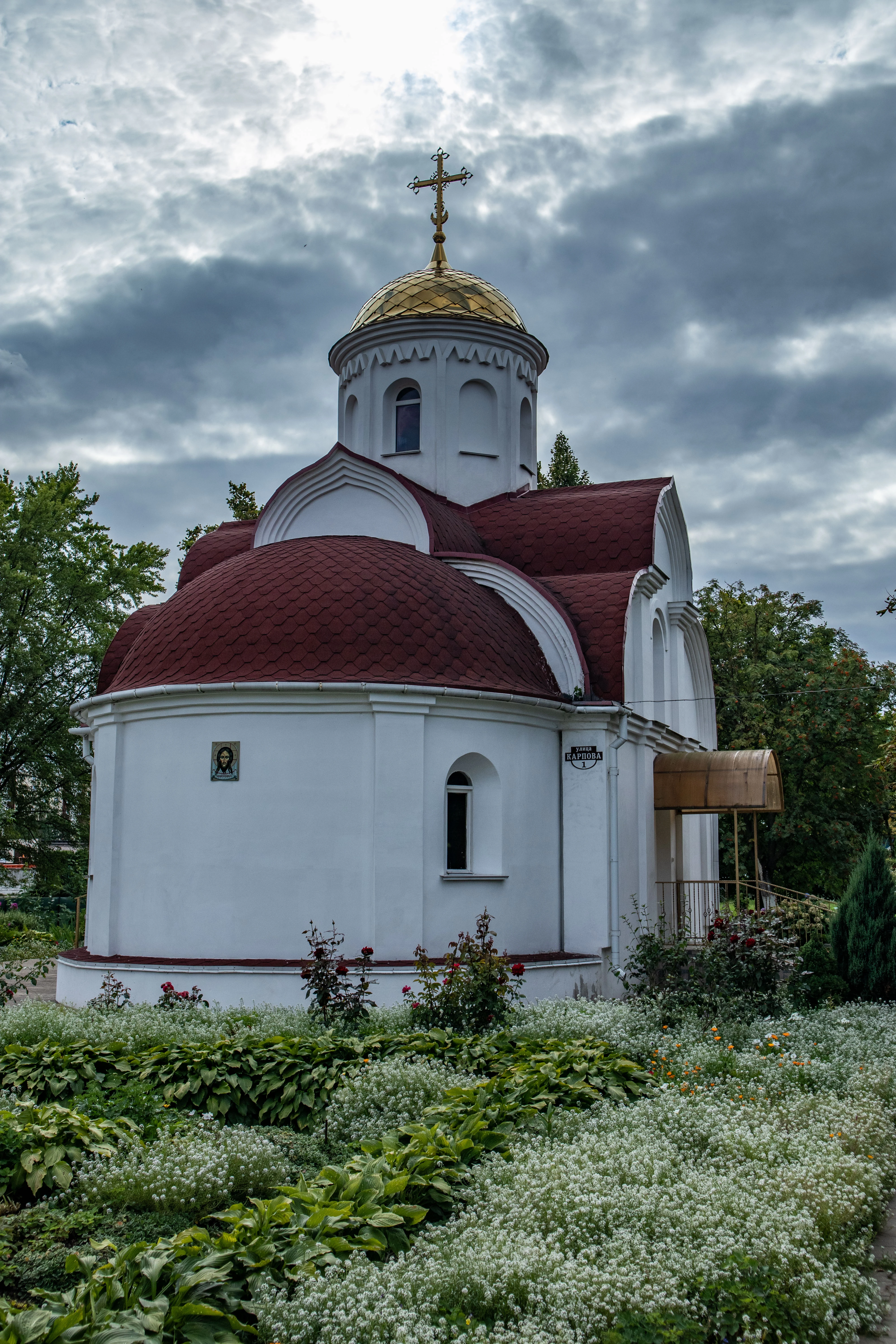 Храм Введения во храм Пресвятой Богородицы на улице Карпова в Минске